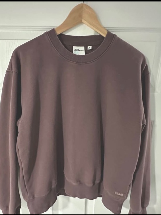 Aritzia Tops - Aritzia crewneck purple